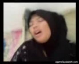 Jilbab Hitam Keenakan