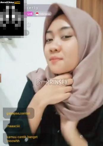 Sharly Hijab Bogel Di Aplikasi Chamet