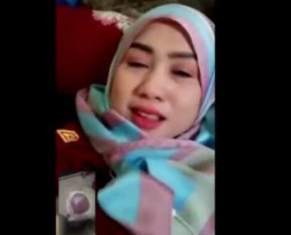 Video Jilbab Janda Melayu Lagi Whatsapp Sex Dengan Brondong