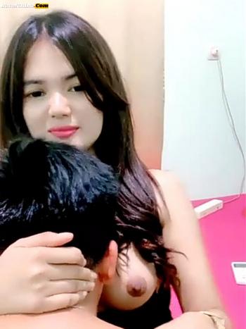 Pinky Kasih Jatah Nenen